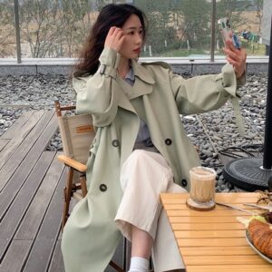 SNS에서 난리난 프라다 FW23 여성 리나일론 바람막이 롱자켓 산뜻함UP