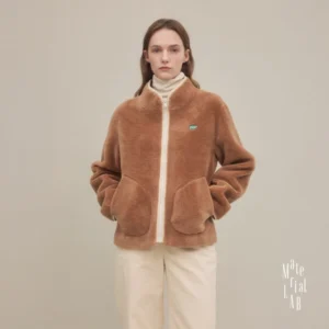 이달의 핫 방송에 나온 머티리얼랩 24FW 아일랜드 울100 플리스 재킷&nbsp; 바로 이것입니다.