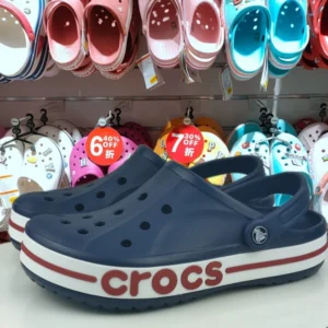 MZ세대 “주목” 방송에 나온 크록스&nbsp; 바로 이것입니다.